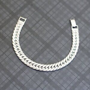 7 inch, Vintage Chain Link Silver Tone Unique Bracelet by Monet - G52